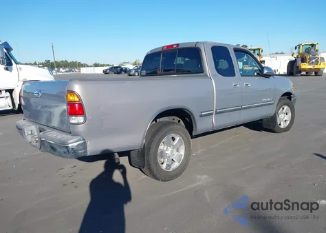 2002 Toyota Tundra Sr5 V8 z USA, uszkodzony, nr VIN 5TBRT34132S230448